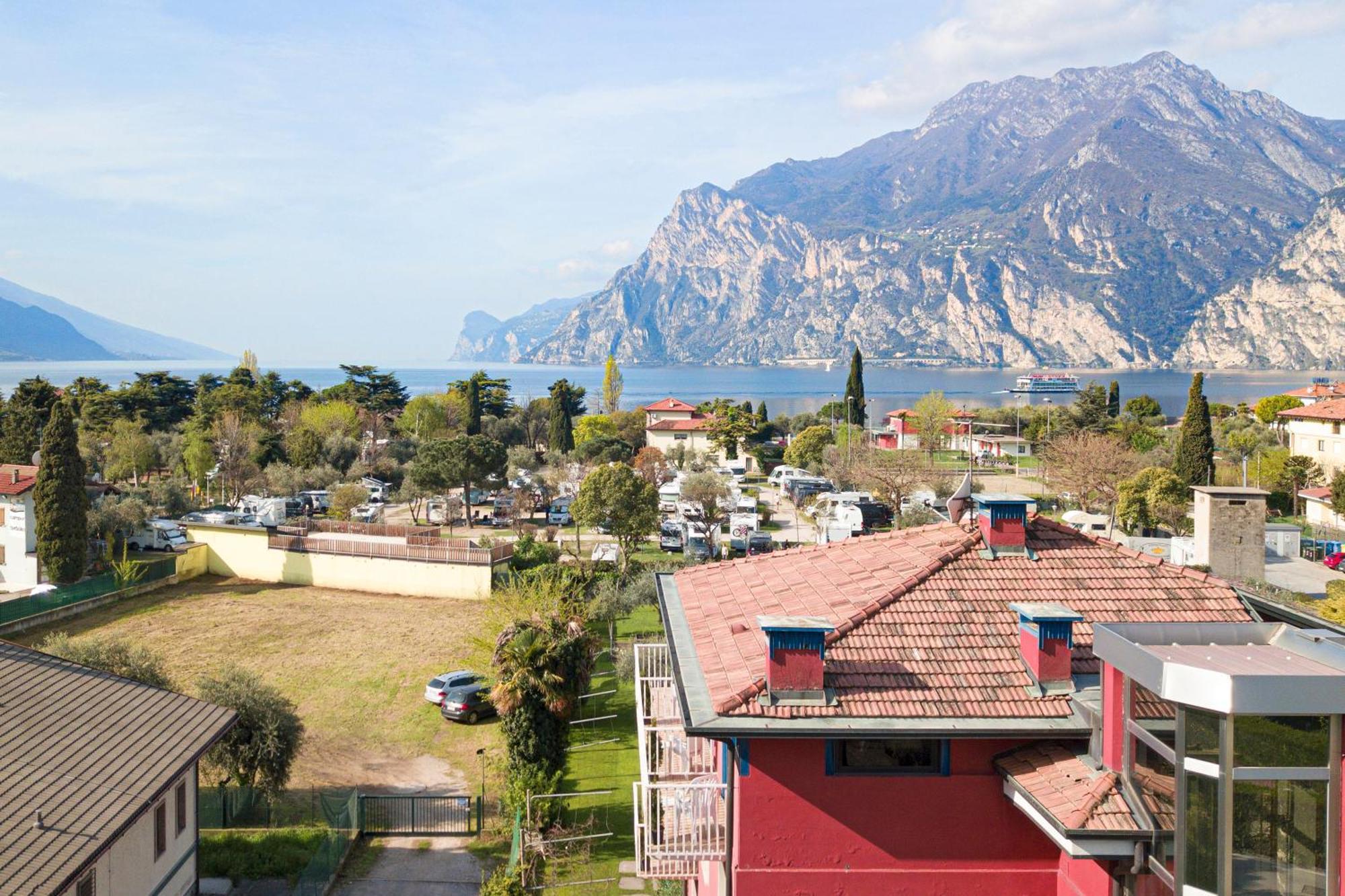 Bike & Wind Hotel Villa Maria - Happy Rentals Torbole Sul Garda Exterior photo