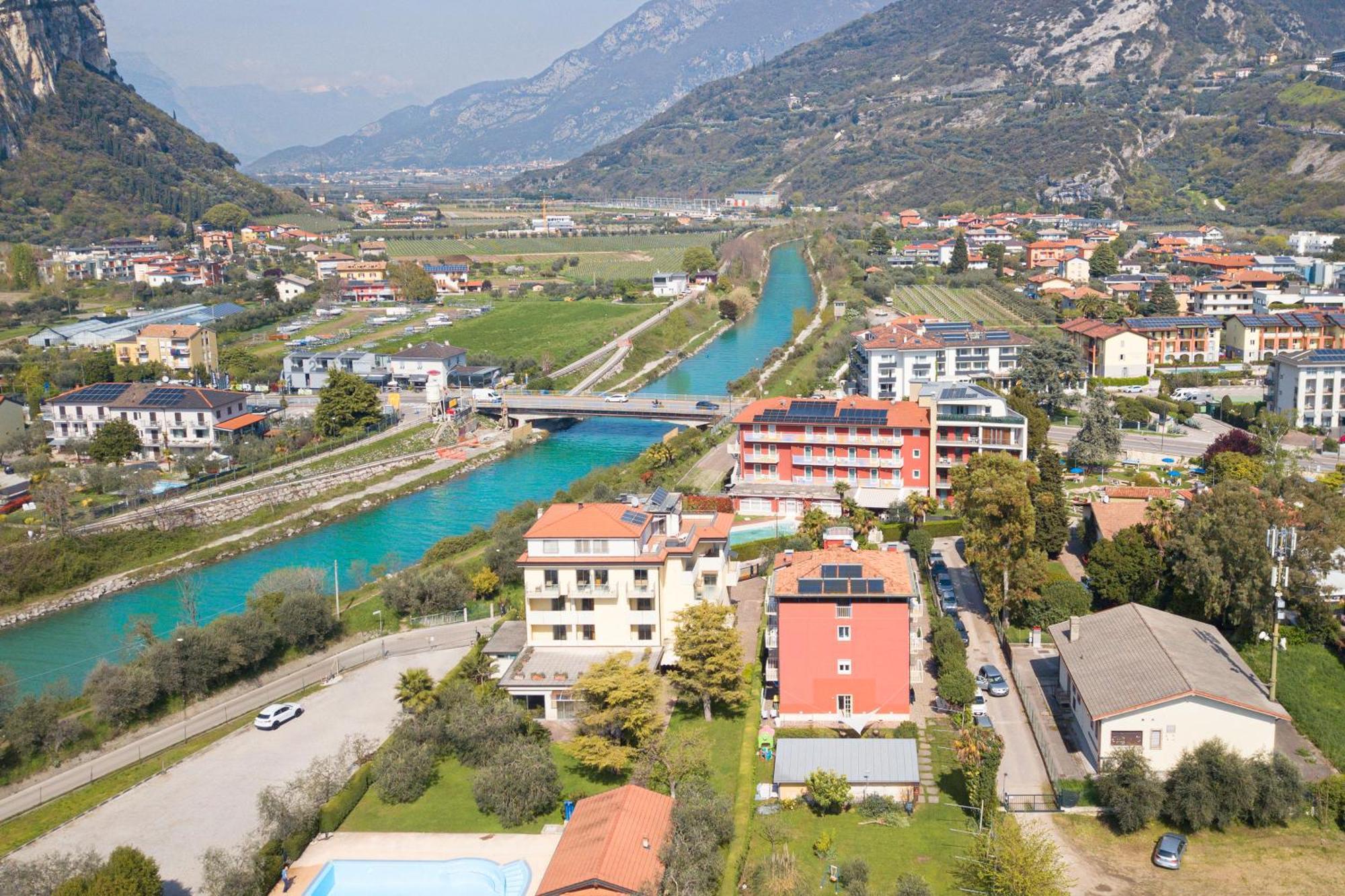 Bike & Wind Hotel Villa Maria - Happy Rentals Torbole Sul Garda Exterior photo