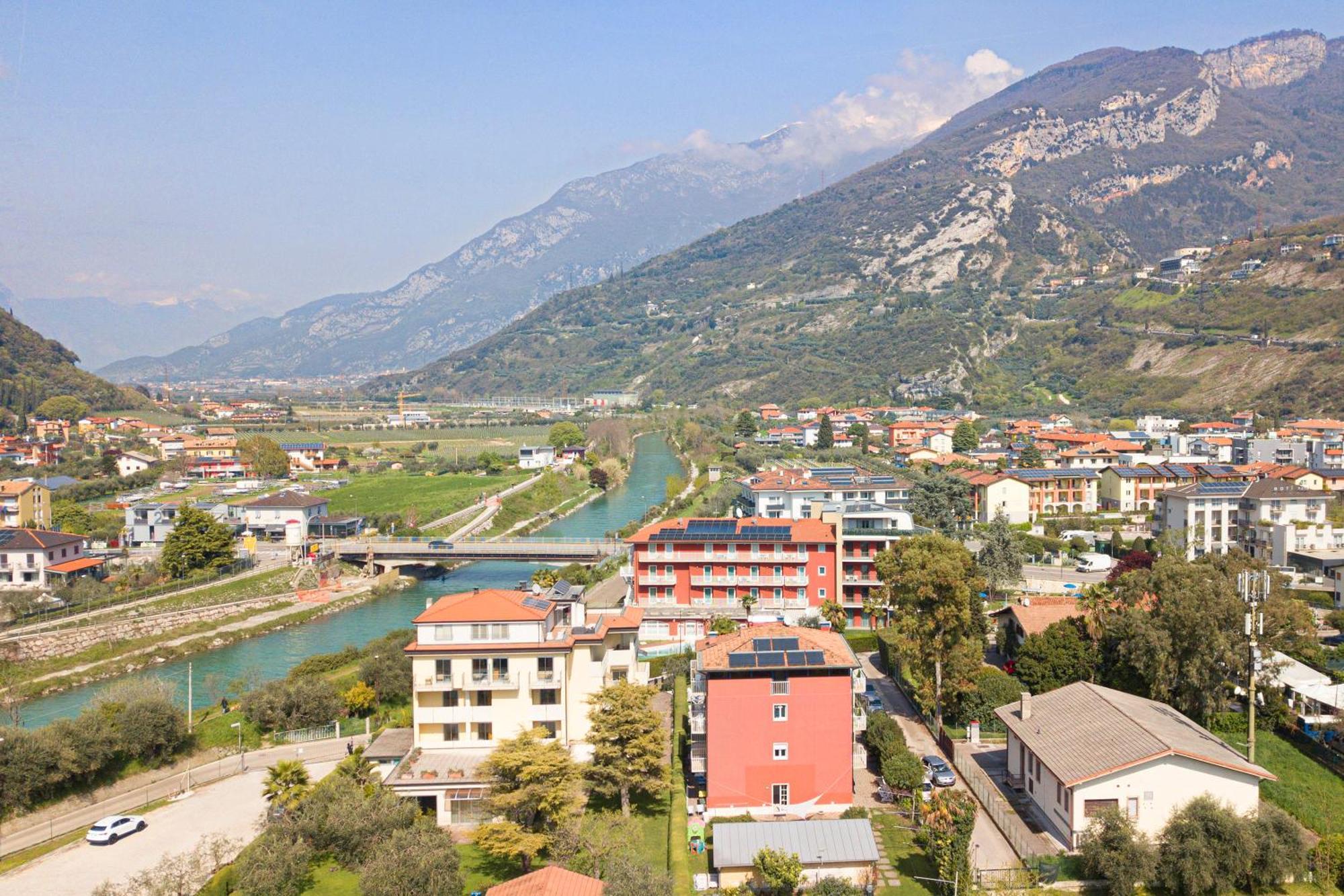 Bike & Wind Hotel Villa Maria - Happy Rentals Torbole Sul Garda Exterior photo