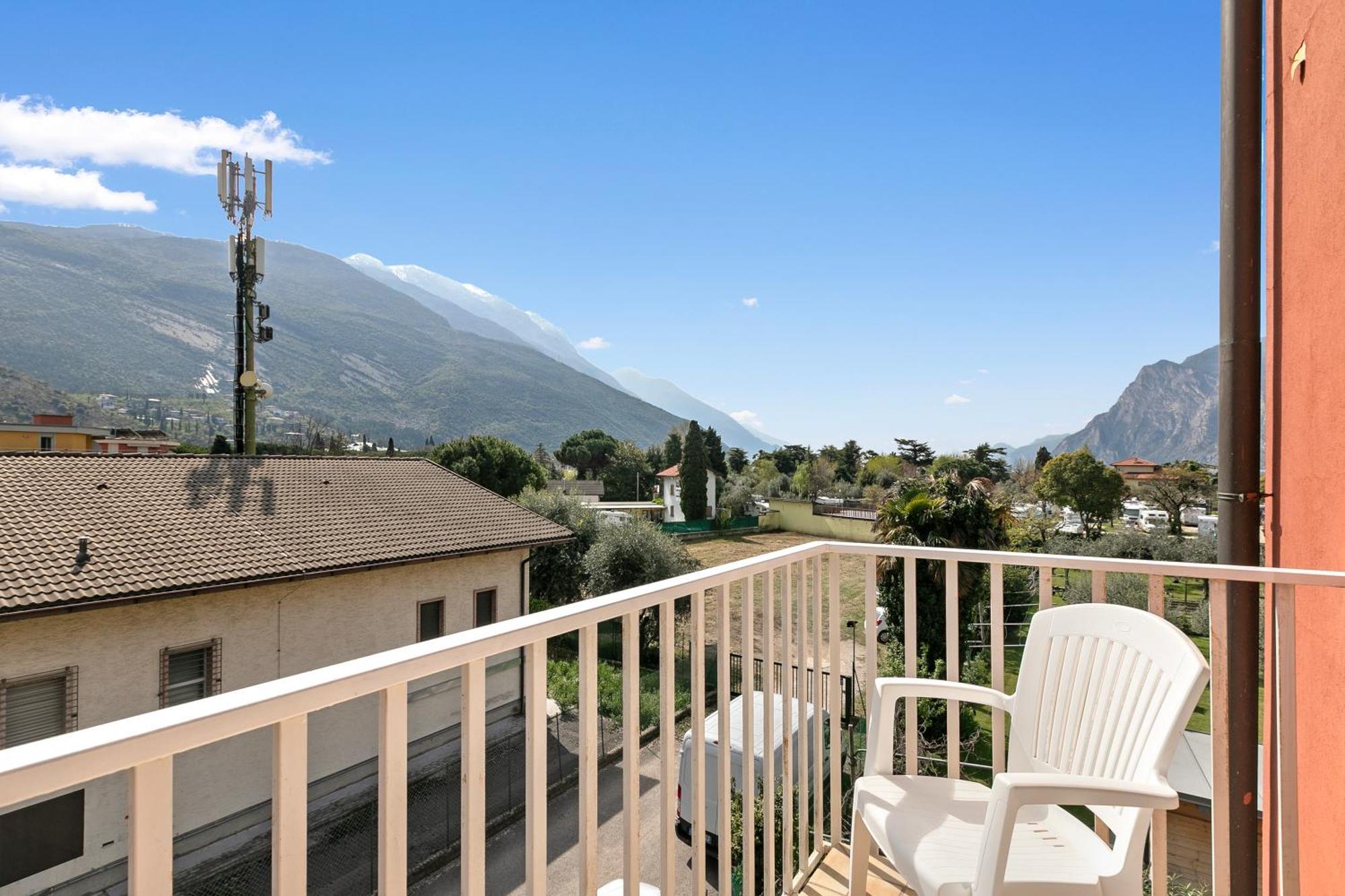 Bike & Wind Hotel Villa Maria - Happy Rentals Torbole Sul Garda Exterior photo