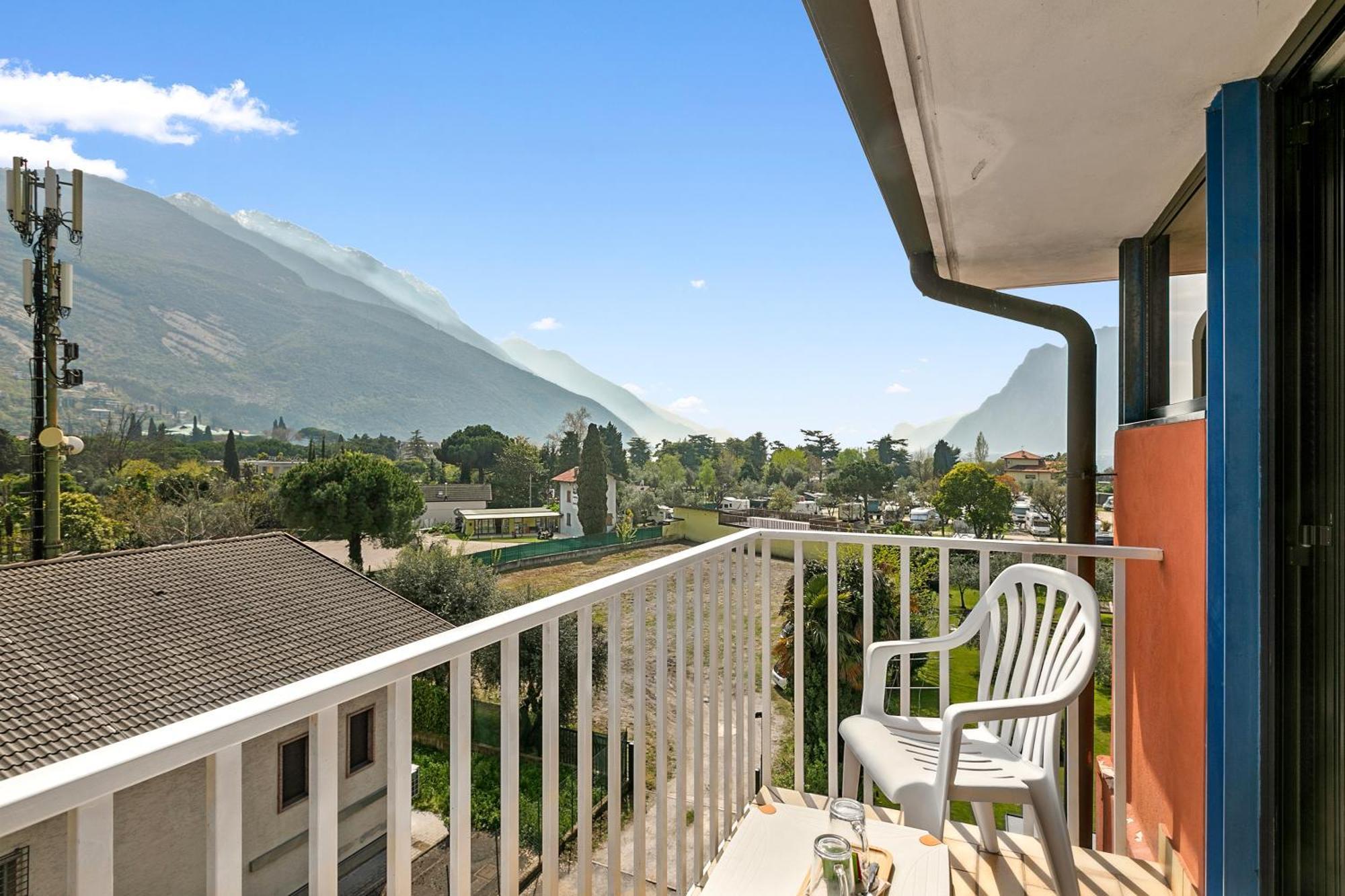 Bike & Wind Hotel Villa Maria - Happy Rentals Torbole Sul Garda Exterior photo